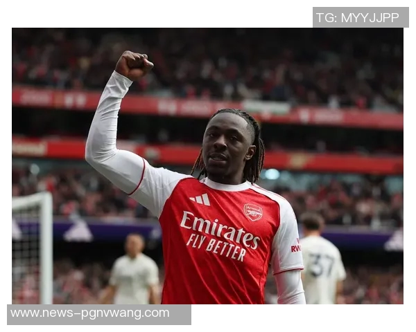 利物浦足球俱乐部在深圳开设新店名宿麦克马纳曼亲临助阵庆祝活动